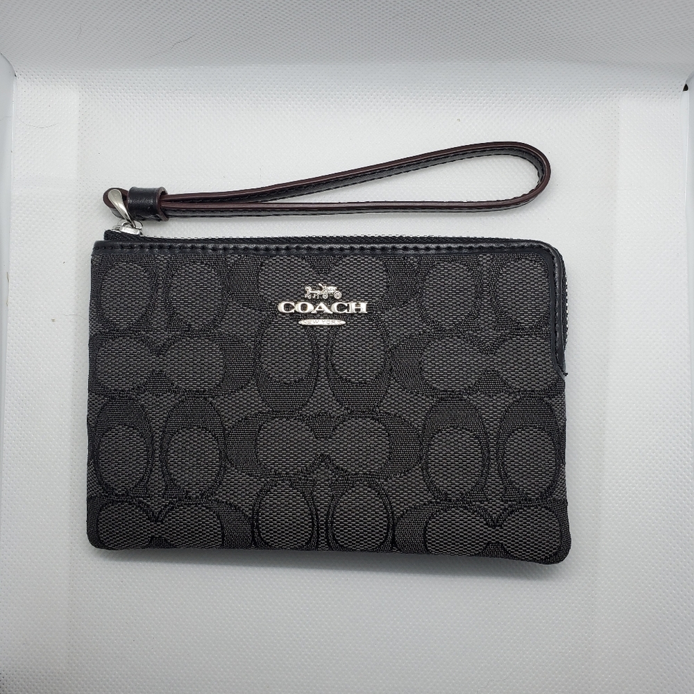 Coach classic wristlet